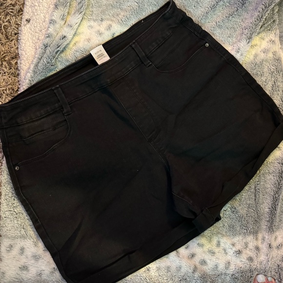 Black dressy shorts - Picture 4 of 6